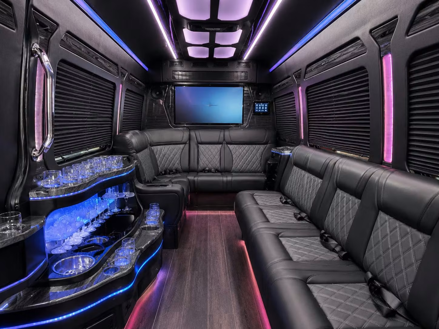 book fan shuttles to phoenix suns diamondbacks and cardinals games from scottsdale